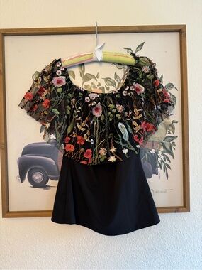 Vtg Y2K Floral Embroidered Off-Shoulder Women’s Top - Black